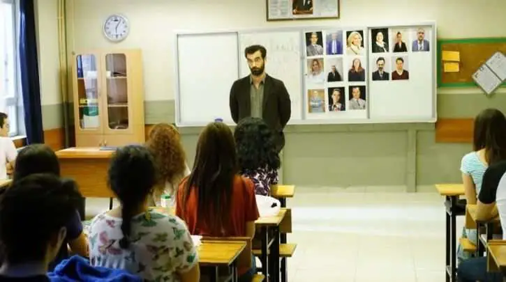 Öğretmen dizisi alel acele final yaptırılınca veda buruk oldu! İlker Kaleli tek kazanan oldu! 7
