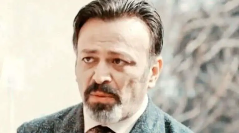 Öğretmen dizisinin bir başrol oyuncusu daha yeni dizi anlaşması yaptı! 7