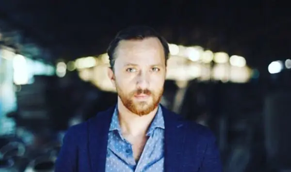 Aras Bulut İynemli ile ağabeyi Orçun İynemli farklı dizilerle birbirlerine rakip oldu! 8