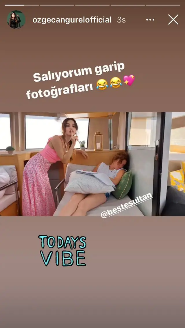 Bay Yanlış dizisinin final haberini alan Özge Gürel, setten garip fotoğrafları salıverdi! 10 Bay Yanlış dizisinin final haberini alan Özge Gürel, setten garip fotoğrafları salıverdi! 10
