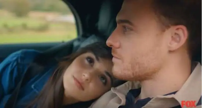 Kerem Bürsin'den canlı yayında Hande Erçel'e kalp çarpıntısı yaptıran soru! 7