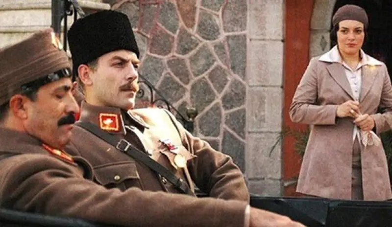 Sinan Tuzcu'dan tüyleri diken diken eden 30 Ağustos Zafer Bayramı kutlaması... 8