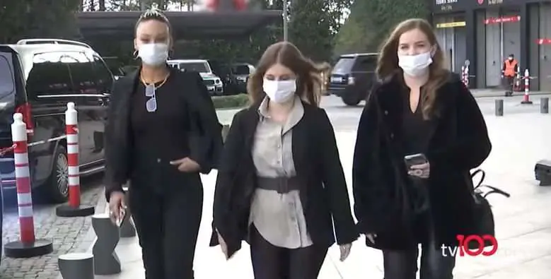 Zeynep Özkaya ve Gizem Güven, Sihirli Annem'de yeniden yer almanın kıyısından döndü! 7
