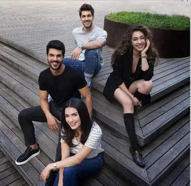 Özge Yağız, Tolga Mendi, Cemre Baysel, Emre Bey! Sol Yanım dizisinin en büyük artısı bu 4'lü oldu! 9