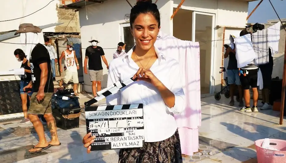 Sıfır Bir dizisinin Zeynep'i Sultan Sarohan,Blu TV dizisiyle geliyor! 7