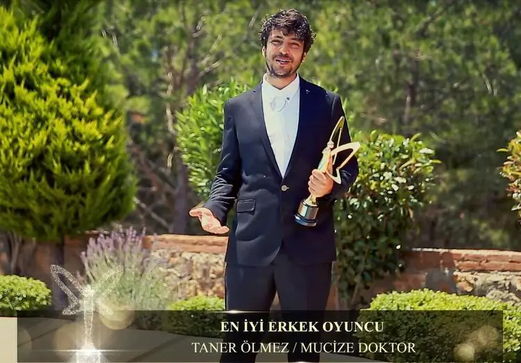 Taner Ölmez, Mucize Doktor ile hak ettiği ödülü kazandı! 8