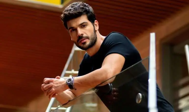 Tolga Mendi çok çalıştı, ortaya işkolik ve çok mutsuz Selim Kutlusay çıktı! 8