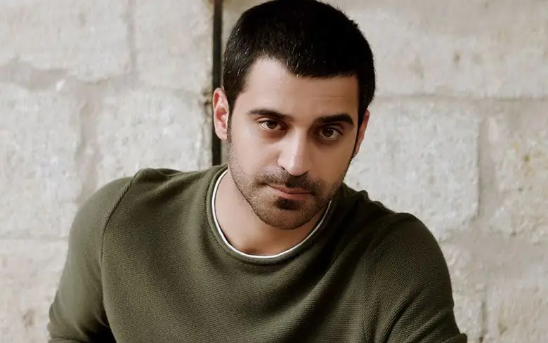 Birkan Sokullu, Farah Zeynep Abdullah ve Ezgi Mola'nın oynayacağı Çöp Apartmanı dizisine bir isim daha katıldı! 7 Birkan Sokullu, Farah Zeynep Abdullah ve Ezgi Mola'nın oynayacağı Çöp Apartmanı dizisine bir isim daha katıldı! 7
