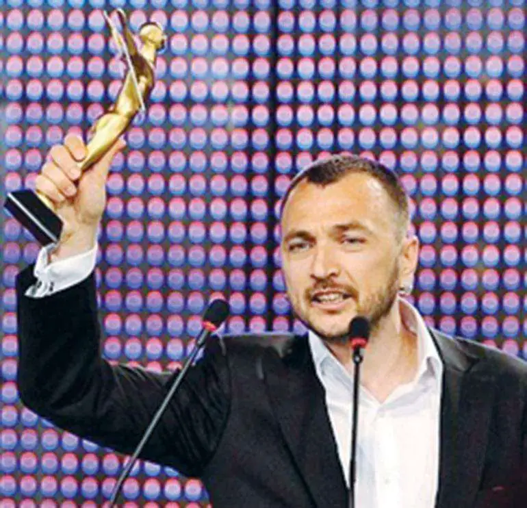 Babil'in yönetmeni çekti, Nejat İşler, Funda Eryiğit, Berkay Ateş oynadı! Çok merak edilen film Netflix'e geliyor 9