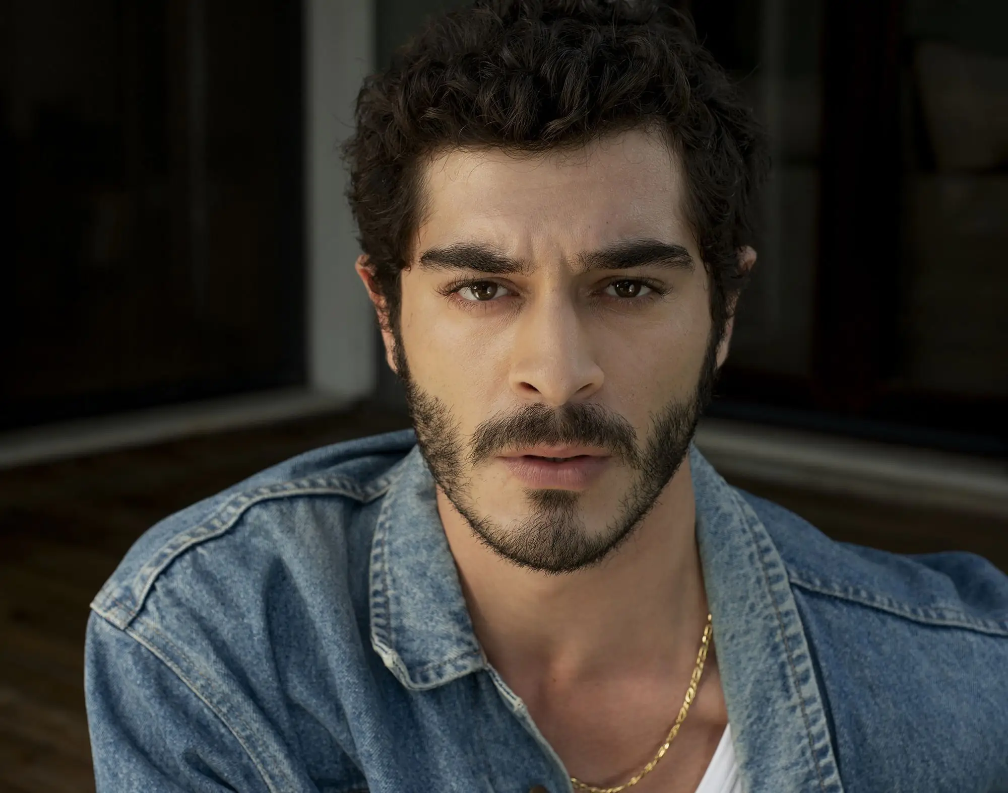 Burak Deniz'i hiç böyle görmediniz! Yarım Kalan Aşklar dizisiyle fena halde şaşırtacak! 8