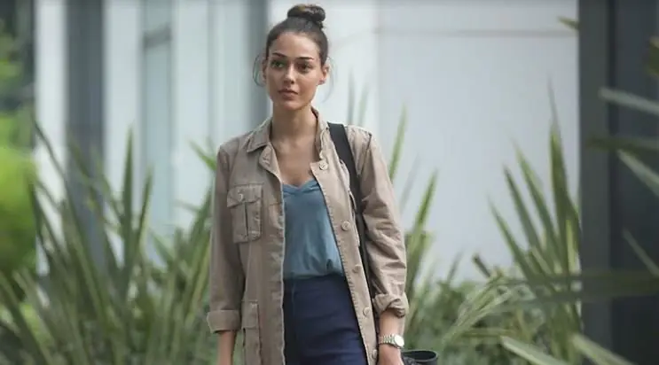 Dilan Çiçek Deniz yeni dizisiyle kariyerinde bir ilki yaşıyor! 9 Dilan Çiçek Deniz yeni dizisiyle kariyerinde bir ilki yaşıyor! 9