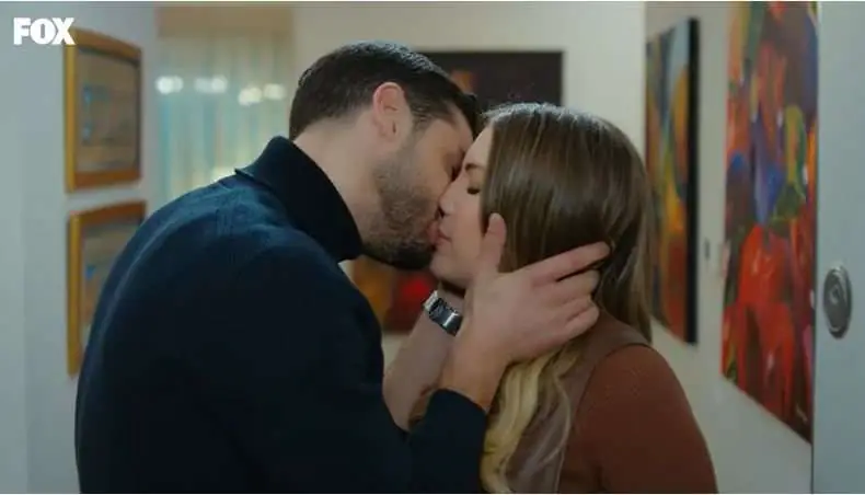 Eda Ece, Yasak Elma setinden paylaştı; takipçiler diziden dert yandı! 8