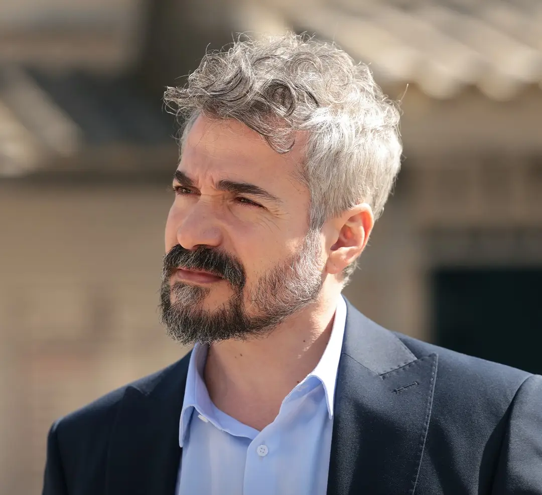 Cahit Gök Kimdir? Çirkin Dizisi Selim Yılmaz Karakteri, Boyu, Yaşı ve Ailesi 7 Cahit Gök Kimdir? Çirkin Dizisi Selim Yılmaz Karakteri, Boyu, Yaşı ve Ailesi 7